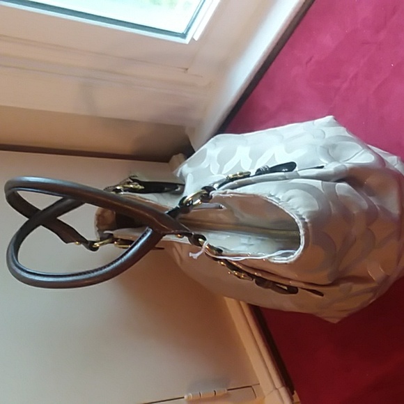 COACH CARRIAGE COLLECTION Cream Satin SIGNATURE SHOULDER EC - Picture 13 of 14